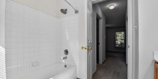 Meticulously maintained & spacious 4 Bd/2 full & 2 half bath home  Home in Dawson's Landing - Pets Welcome! Gallery 25
