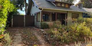 Beautiful 1 bedroom 1 bathroom apartment in a great neighborhood! Gallery 1