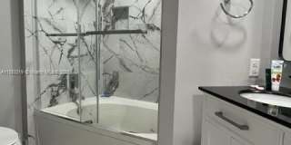 3235 NE 184th St Gallery 16