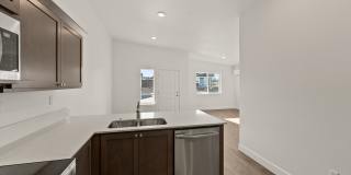 50% OFF!!! Modern 3 Bed/2 Bath Single-Level Home with Open Living - Redmond Gallery 14