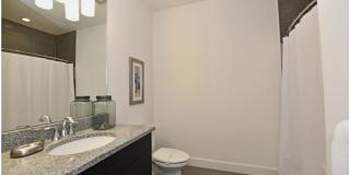 Modern Townhome in quiet neighborhood: 3BR, Pool & Near Disney Gallery 20