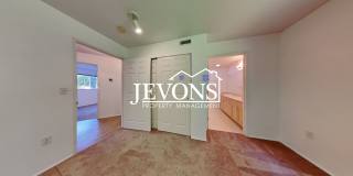 Condo with Swimming Pool and Private Enclosed 1-Car Garage in Klahanie Neighborhood Gallery 18