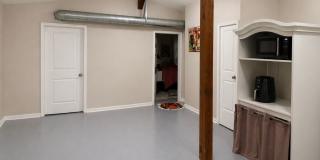 Rental Available: 427D General Mouton Lafayette Rental Available: 427D General Mouton Lafayette Gallery 6