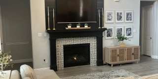 1940 Thorncliffe Lane Gallery 1