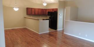 3 bed, 2 bath, 2 car garage townhouse w/ hardwood floors and bonus room in West Knoxville Gallery 4