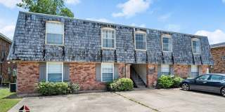 LOCATED MINUTES FROM LSU BASEBALL/FOOTBALL FIELD! 2 BED, 1 BATH! Gallery 1