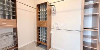 Spacious Townhome! Gallery 22