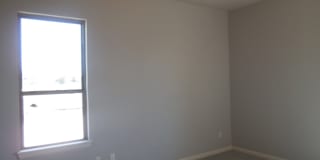 Fully Furnished TWO BEDROOM/ TWO BATHROOM WITH STUDY- Gallery 20