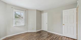 UNCG Area – Chancellors Court Townhomes. Walk to Campus and just minutes to Downtown! Gallery 31