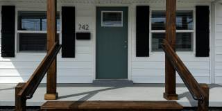 742 Lee St Gallery 1