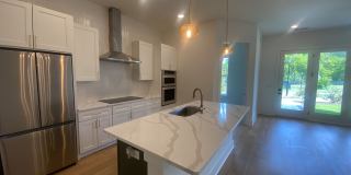 Gorgeous 3/2.5 Single Family Rental Available! Gallery 13