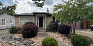 2 bedroom | 1 bathroom | Single family home with pool + detached room & full bathroom Gallery 6