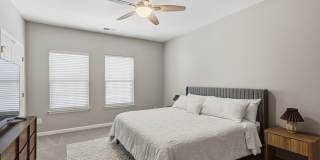 Stylish 3bd 3.5bath townhome for rent in the highly desirable Vermillion Gallery 27