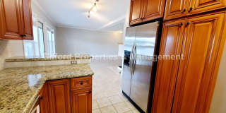 2BR/2BA Riverfront Luxury Condo Gallery 6