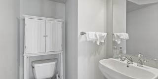 Elegant Townhome in Sought-After Groveton Woods Gallery 15