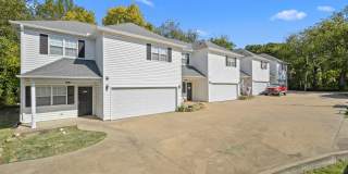3 Bed / 2.5 Bath in a 2 Story Four Plex - Water, Lawncare, & Trash Services Included! Gallery 1