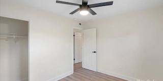 Room in 3 Bedroom Home at Braden Dr Gallery 9