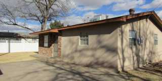 605 1/2 W Quay Avenue Gallery 1