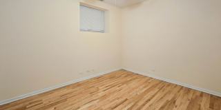 2320 N Southport Ave Gallery 15