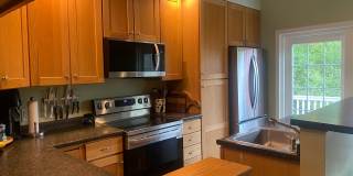 Beautiful Townhouse in White River Junction Gallery 1