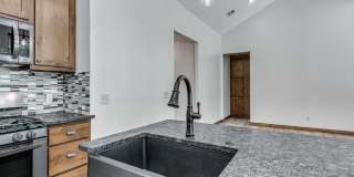 1001 Pacific Gallery 5