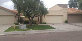 Chandler Town Home, Light Bright and High Ceilings.  Great Floor plan and Quaint community!!! Come, Show and Rent Today!!! Gallery 1