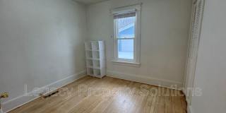 609 N 13th St Gallery 8