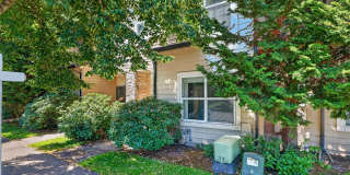 Charming 3 BD 2 BA Townhome Located in Hillsboro's Briarcreek Community | Recently Updated! | Main-Level Bedroom & Full Bath | Great Private Patio!* Gallery 3