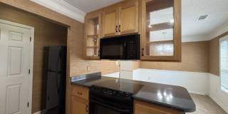 Stunning 2 bed, 2.5 bath townhouse just off the Oconee Connector Gallery 1