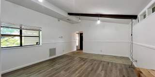 ADORABLE CONTEMPORARY 2 BEDROOM IN THE HEART OF WEST HILLS!!! Gallery 8