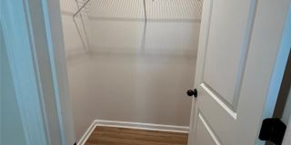 1042 Bexton Street Gallery 12