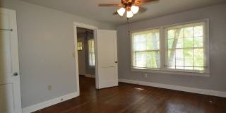 Funky East Side 2 Bedroom Gallery 10