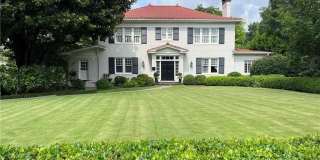 2544 Peachtree Road NW Gallery 1