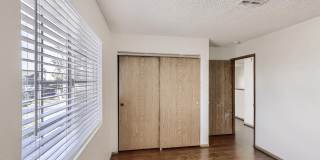 LOVELY 2 bedroom Condo Ready for Immediate Move in!! Gallery 15