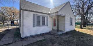 $950 2 bedroom / 1 bathroom - Single Family Home Gallery 1