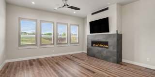 Luxury 3-Bedroom Home on Private Lake in Timnath Gallery 4