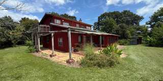 Unique farmhouse just outside Troy Gallery 1