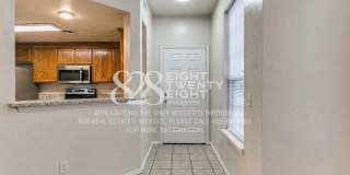 PRELEASING NOW FOR JULY 2026! Amazing 3 Bed/2.5 Bath/2-Car Garage Condo Minutes from Campus! Gallery 7