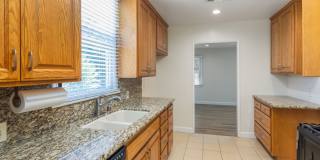 Charming 3 Bedroom 2 Bath home South of the Blvd Gallery 11