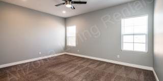 DON'T MISS THIS THREE BEDROOM TOWNHOUSE IN A PRIME LOCATION Gallery 25