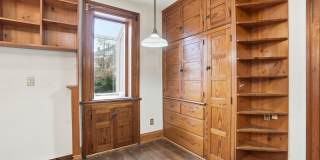 Private House on iuka ave Ravine – Central Campus – Newly Renovated - Flexible Pricing Gallery 23
