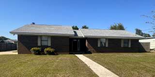 Adorable move-in ready home 3 bedroom 2 bath Gallery 1