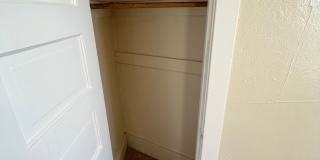 3 Bedroom, 1 Bathroom Single Family House Downtown Gallery 20