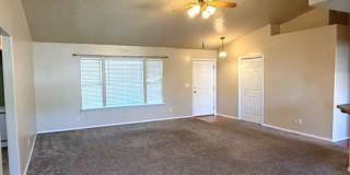 Beautiful and spacious 3 bed 2 bath home in Meridian just off Ten Mile and W Pine Ave Gallery 6