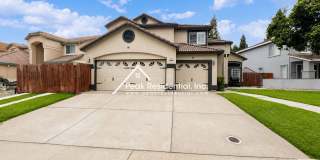 Wonderful 4bd/2.5ba Roseville Home With Pool! Gallery 1