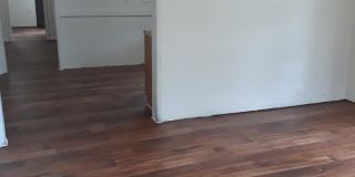 403 Walnut Street Gallery 12