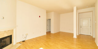 450 East Ohio Street Gallery 12