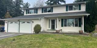 Fantastic, Dog Friendly 4 Bedroom Home! Gallery 1