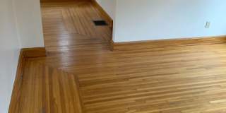 Lovely Two Bedroom Home on a Quiet Street Gallery 7