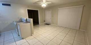 629 Executive Center Drive 629 Executive Center Drive Gallery 1